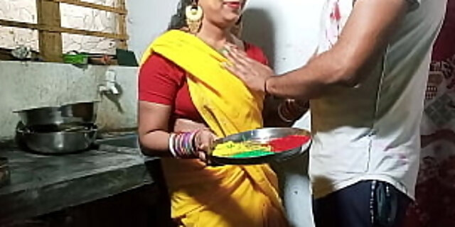 Enjoy Free Streaming Xxx Bhabhi Fuck In Clean Hindi Voice By Painting Sexy Bhabhi On Holi 9:26 Indian XXX Porno Sex Videos